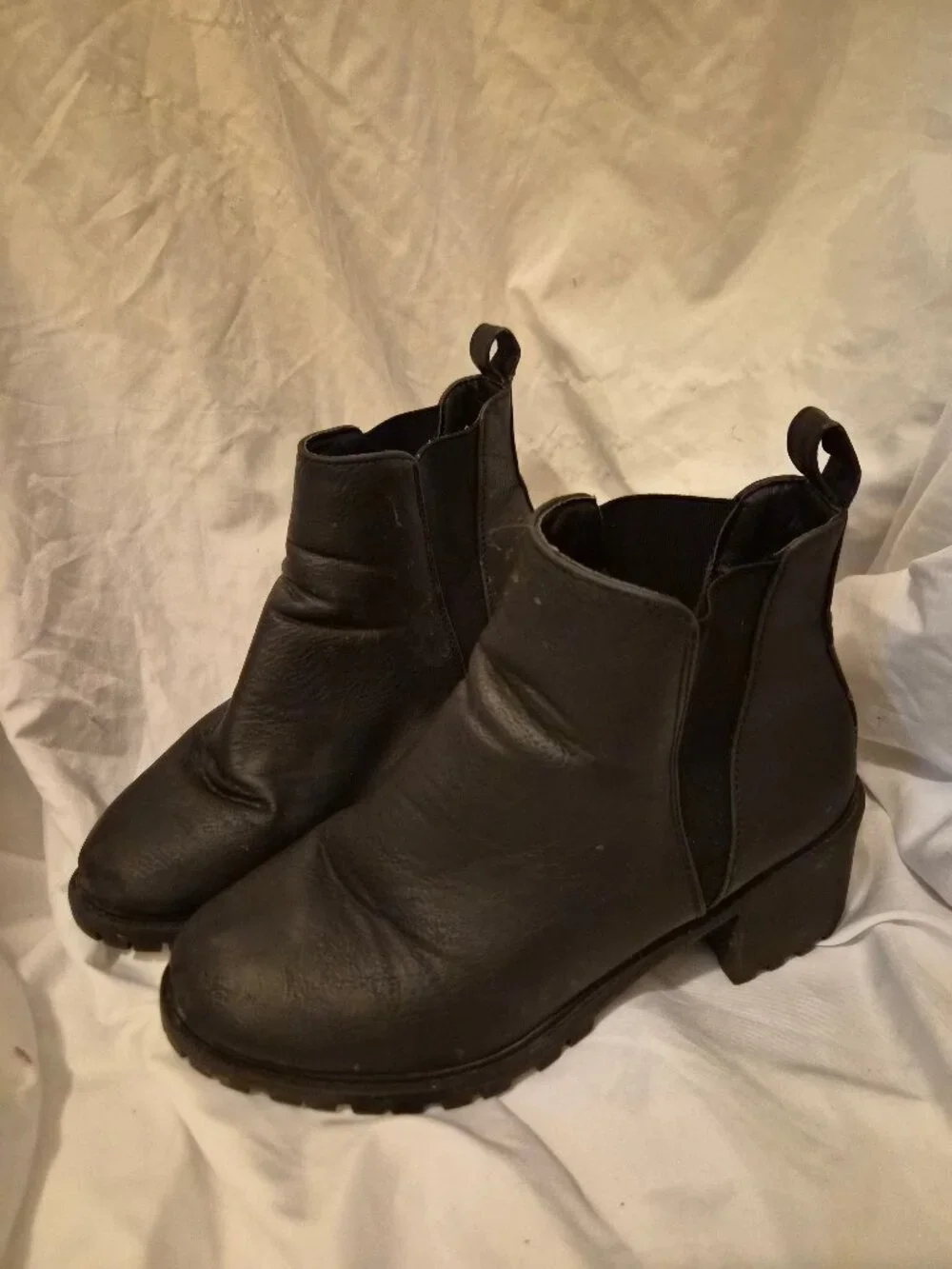 Womens Black Chelsea Boots Lug Sole Block Heel Ankle Booties Size 7 Pull-On